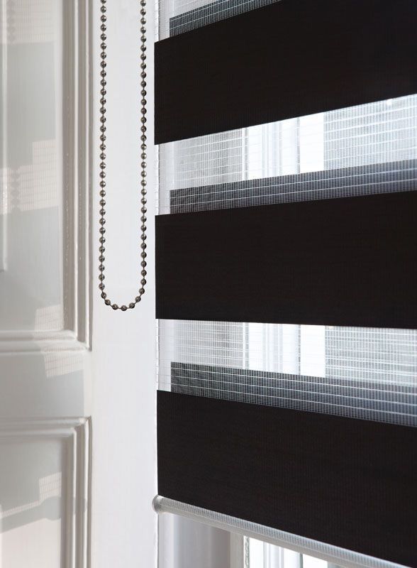 Zebra blind